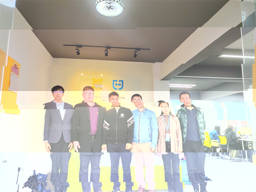 與廣州即合智能科技有限公司合影留念.jpg
