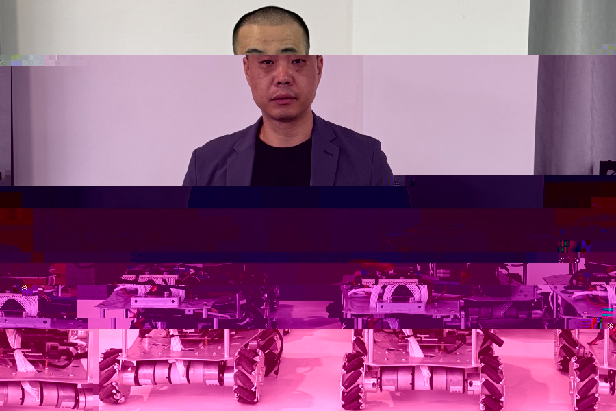 張景全老師與智能教具.jpg